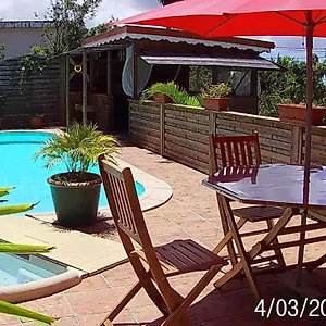  Séjour chez l'habitant D'hôtes, Sdb, Piscine, Carbet Cuisine.